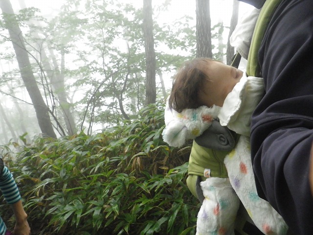 生後６ヶ月の赤ちゃんを背負って山登り♪榛名山登山