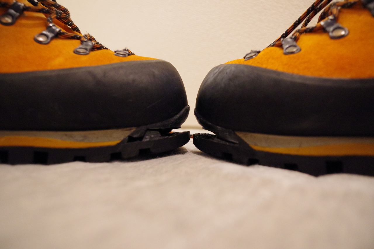 アイスクライミングで登山靴の先端ソールが裂ける
